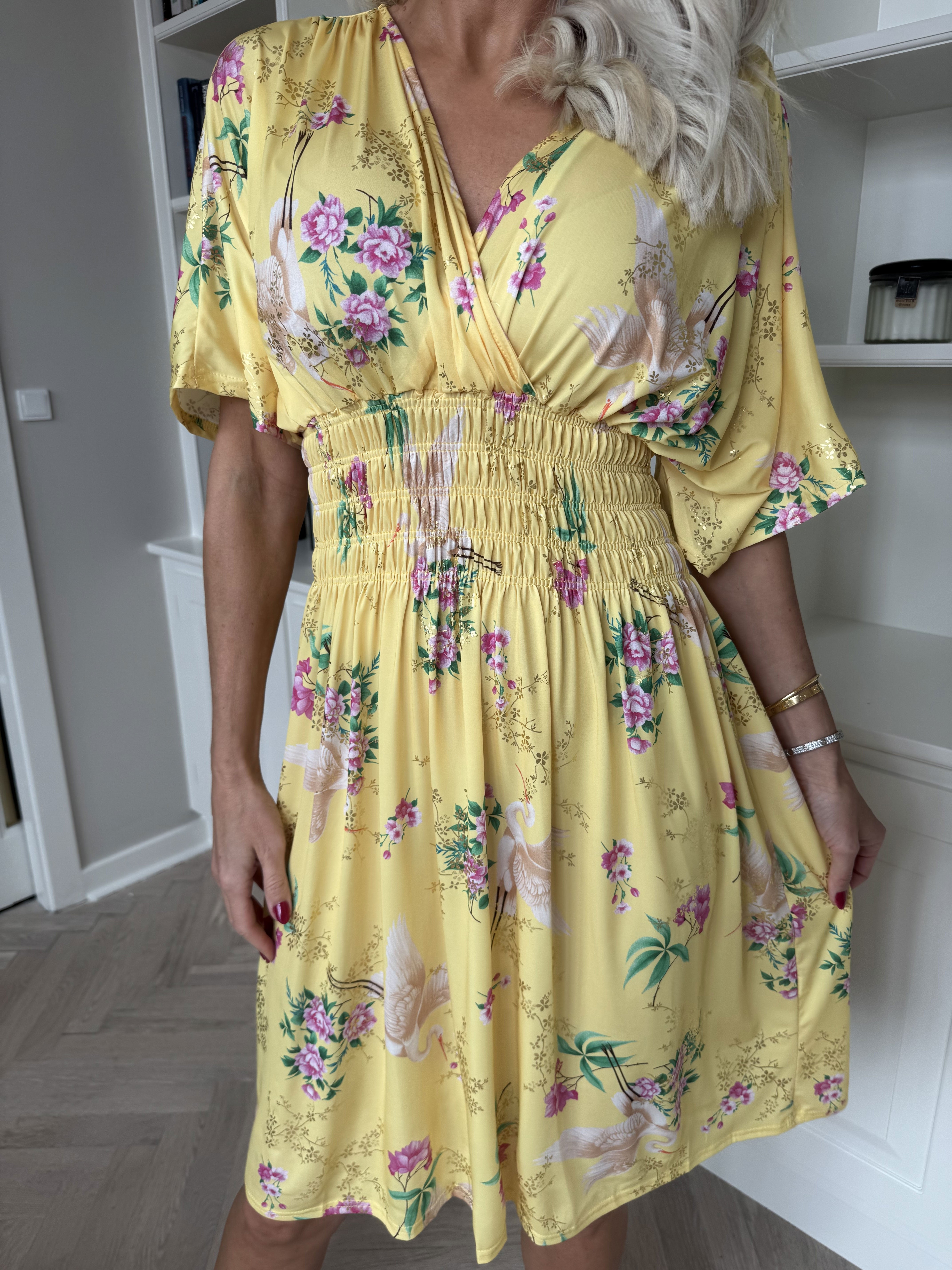 Pams Fly Short - Elastisk klänning med blommor och fåglar